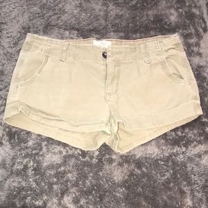 🐲 Green Cargo Hollister Shorts